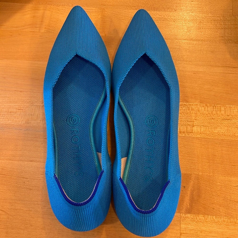Rothy's  The Point Blue Size 8.5 (no packaging included)